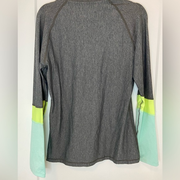 Underarmour womens longsleeve dry fit shirt - Picture 4 of 5